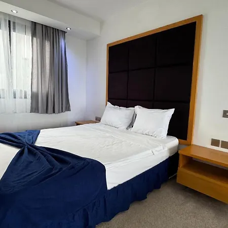 Bellapais Oasis מלון Kazaphani