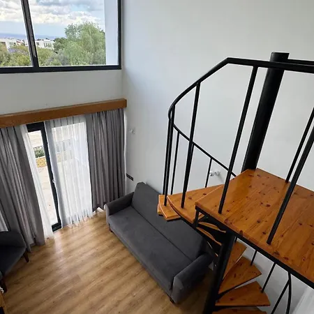 מלון Bellapais Oasis 3*