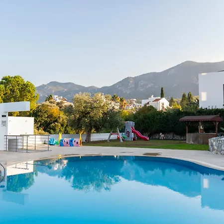 Hotel Bellapais Oasis