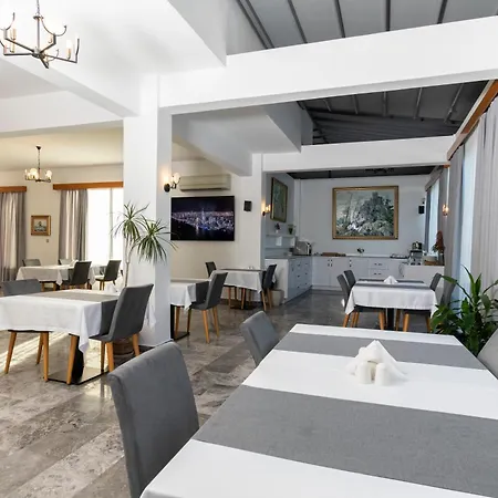 Hotel Bellapais Oasis