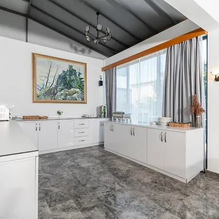 Bellapais Oasis Kazaphani