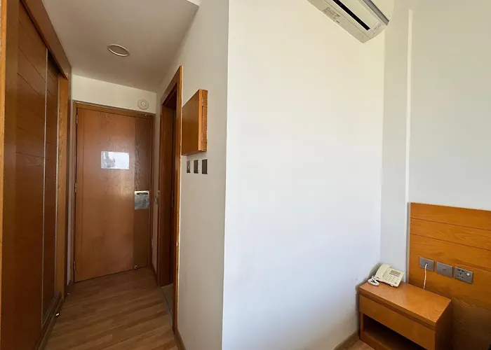 Bellapais Oasis ホテル