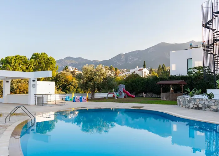 Hotel Bellapais Oasis