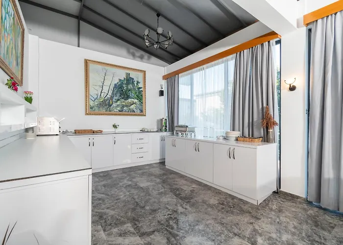 Bellapais Oasis Kazaphani