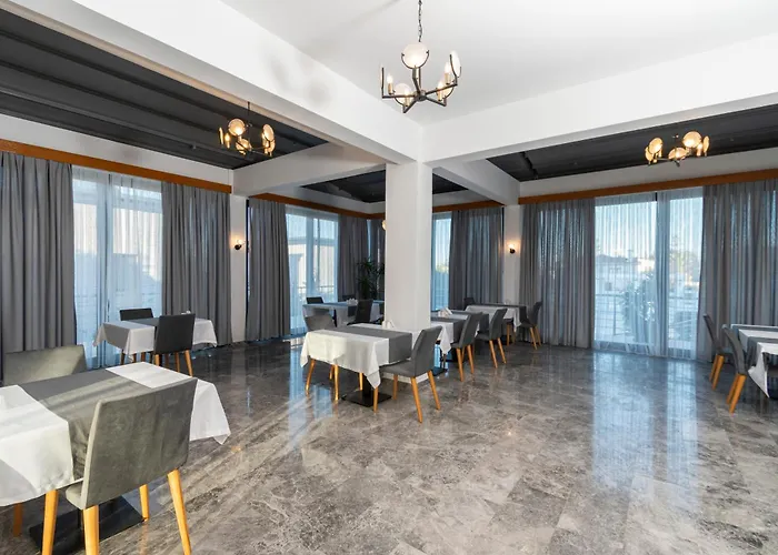 Bellapais Oasis ホテル 3*